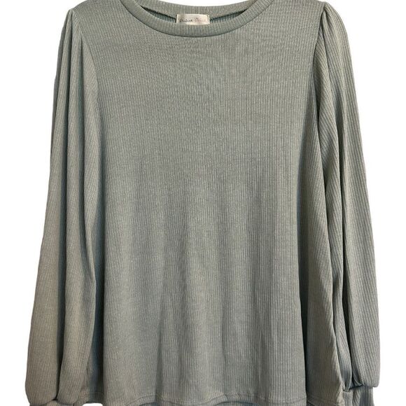Soft and Comfy Puffy Sleeve Top Medium - Picture 5 of 6